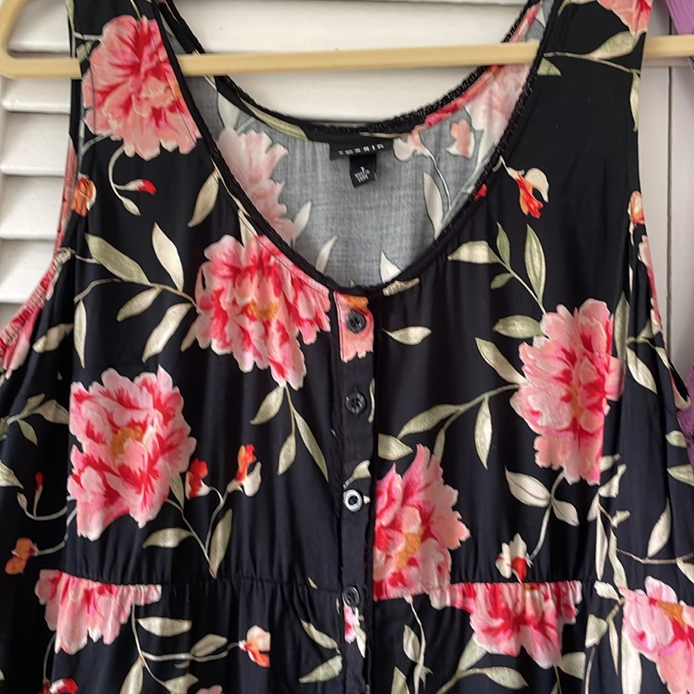 Torrid Tops Bundle, size 1X - Picture 2 of 14